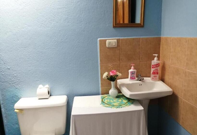 اتاق استاندارد با چشم‌انداز باغ, Monte Los Lirios Lodge