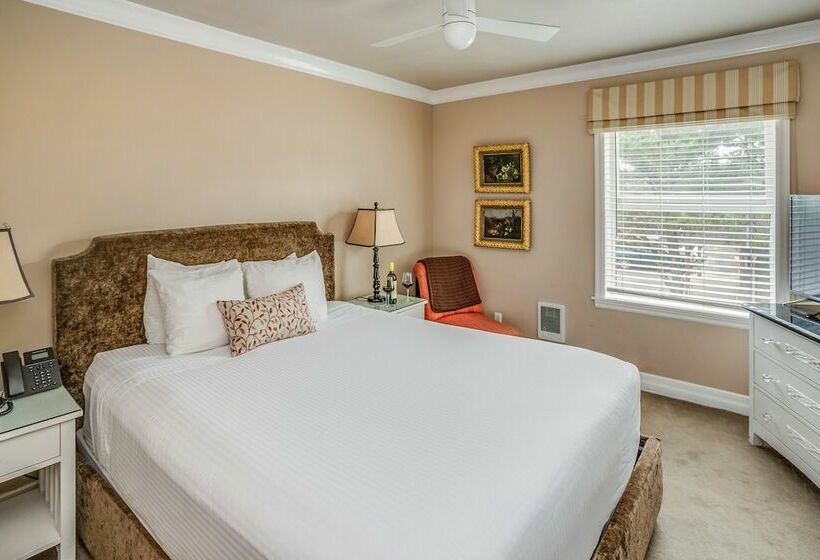 Классический Номер, Cannon Beach Hotel Collection