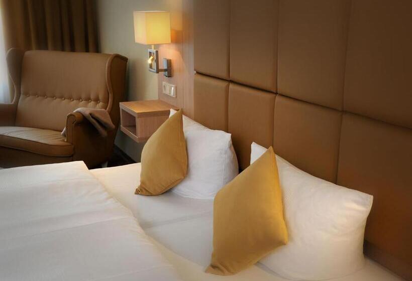 标准间带阳台, Parkhotel Forsthaus