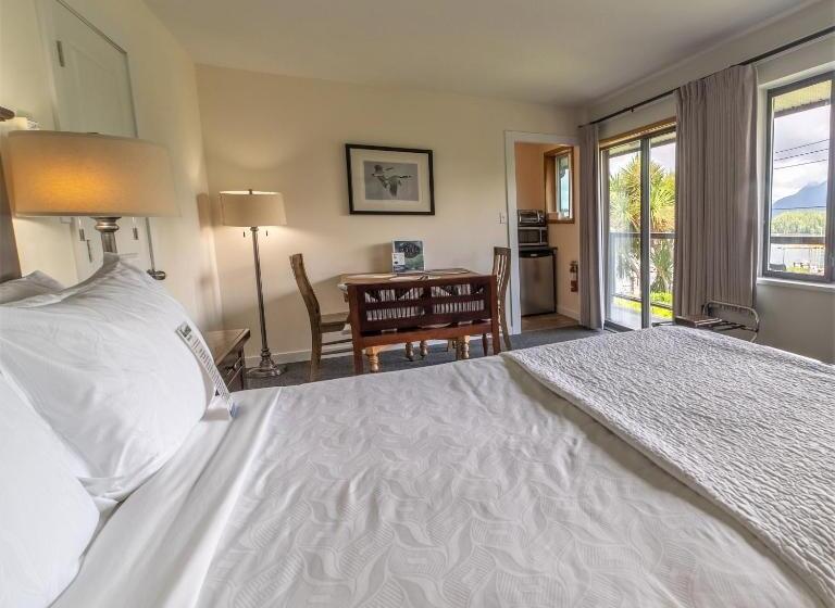 جناح ذو إطلالة, Tofino Motel Harborview