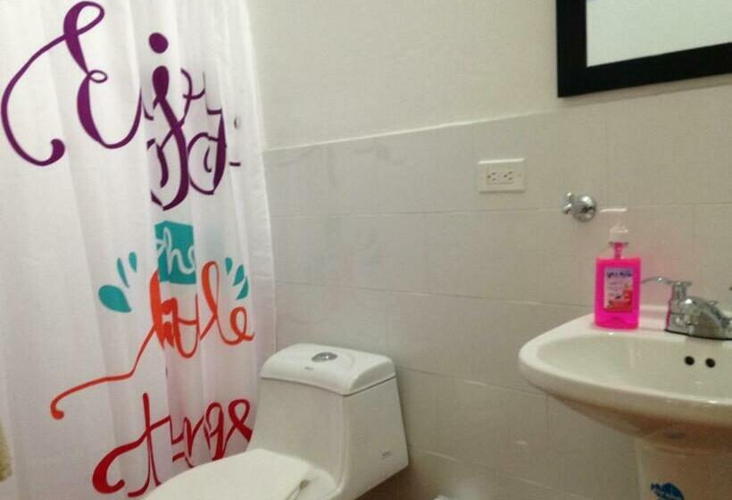 Chambre Familiale, Casa Crespo