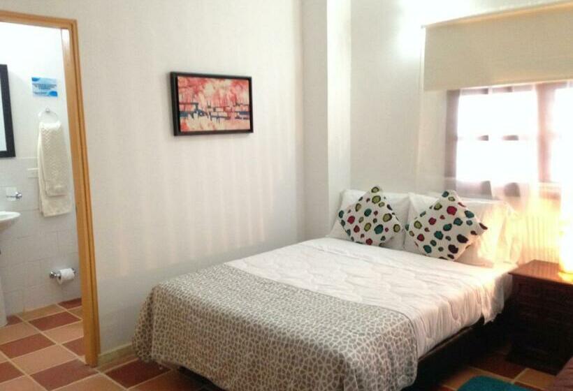 Chambre Familiale, Casa Crespo
