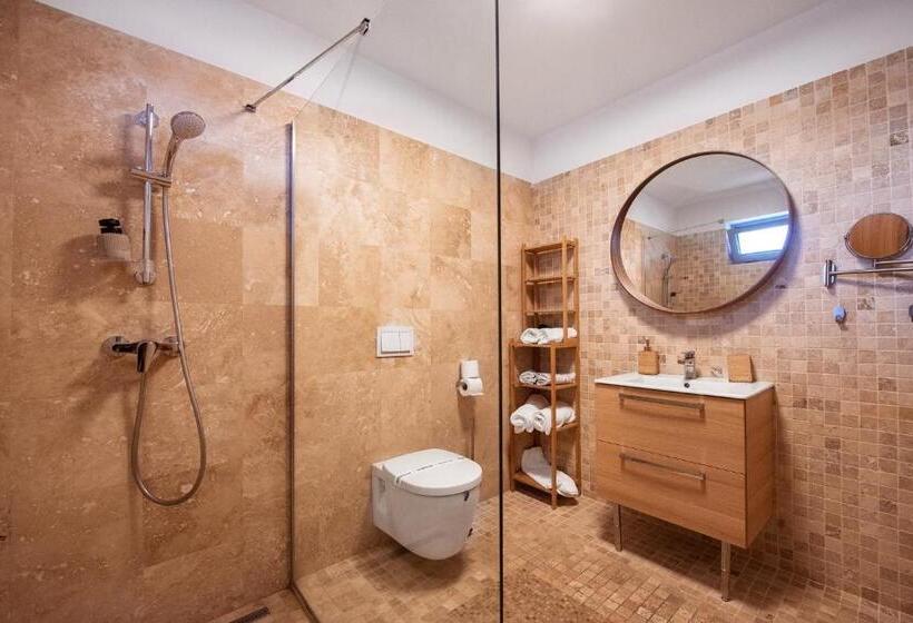 استودیوی استاندارد با چشم‌انداز دریا, Apart Hotel Safir