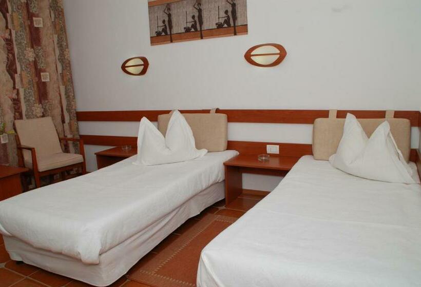 غرفة قياسية مزوَّدة بشُرفة, 2d Resort And Spa