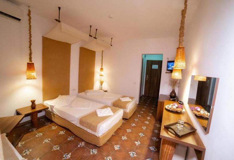 غرفة قياسية مزوَّدة بشُرفة, 2d Resort And Spa