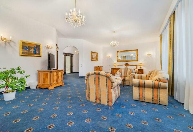سوئیت پریمیوم, Aurelius Imparatul Romanilor Hotel & Spa