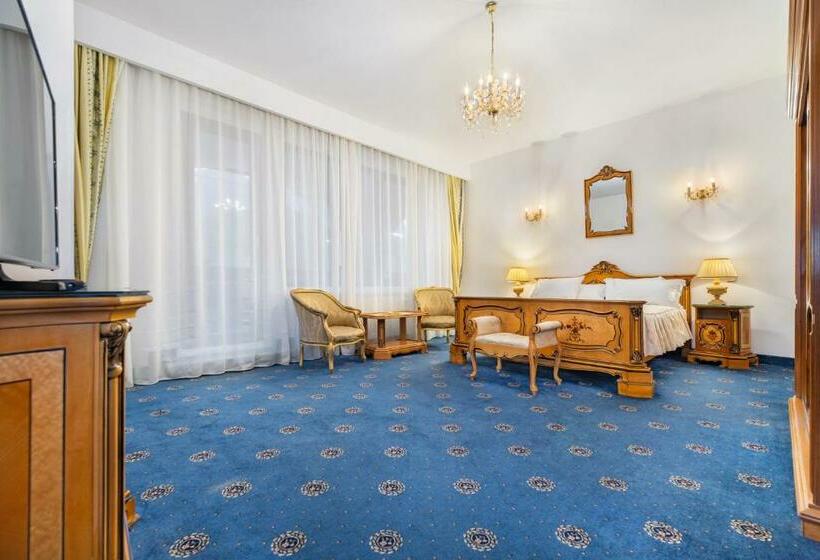سوئیت پریمیوم, Aurelius Imparatul Romanilor Hotel & Spa