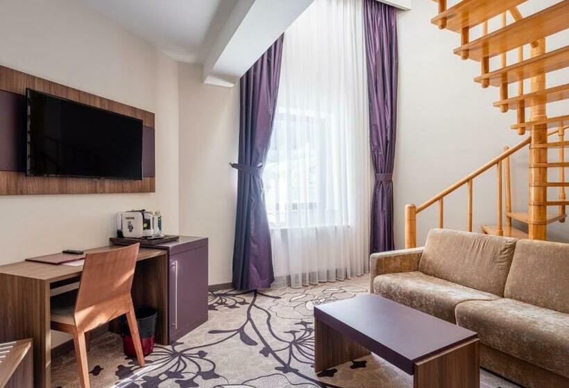 سوییت جونیور لوکس, Miruna   New Belvedere