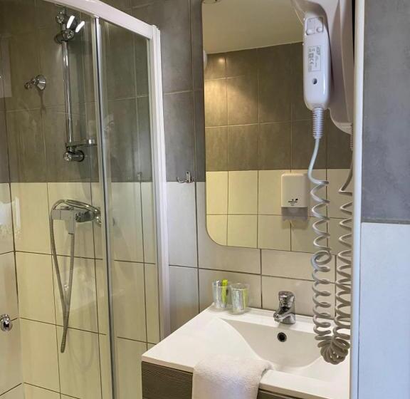 Номер Комфорт, Logis Hôtel La Chaumière