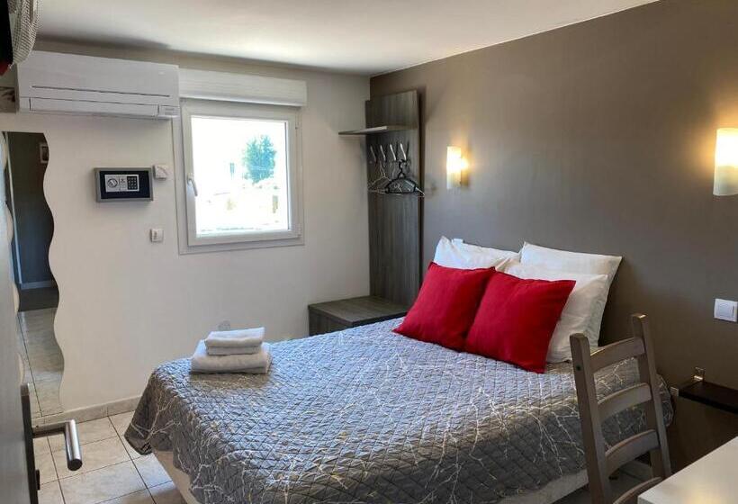 Классический Номер, Logis Hôtel La Chaumière