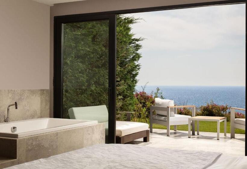 带大床的小型套房, Le Méridien Bodrum Beach Resort
