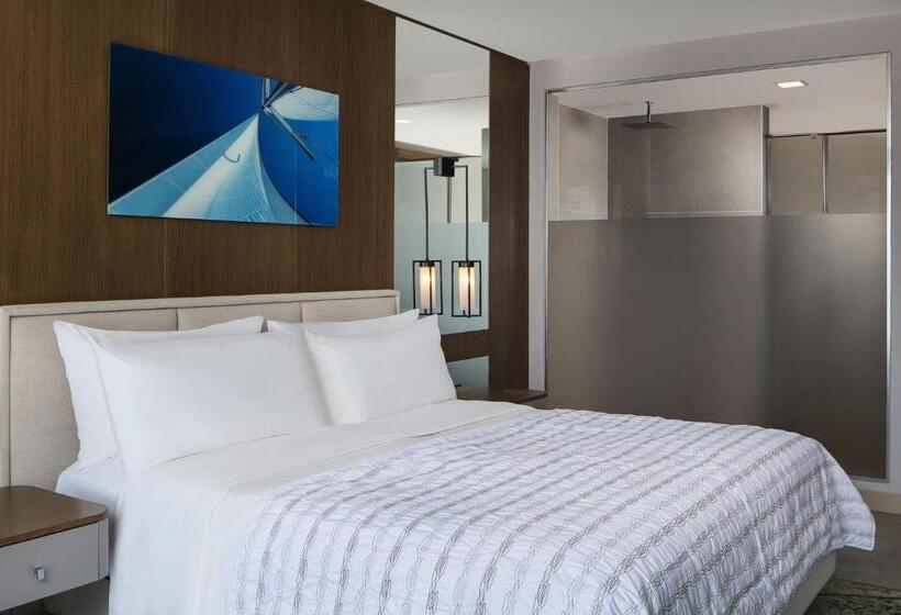 带大床的小型套房, Le Méridien Bodrum Beach Resort