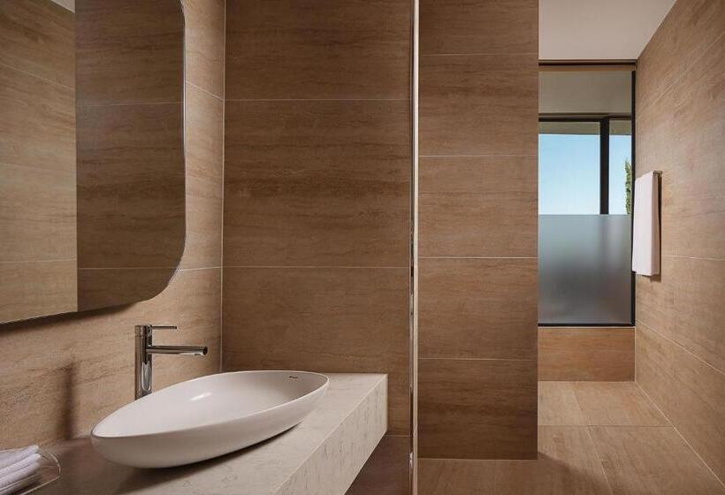 キングサイズベッドのスイートルーム, Le Méridien Bodrum Beach Resort