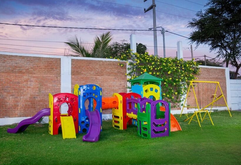 غرفة قياسية ثلاثية, Cocos Inn