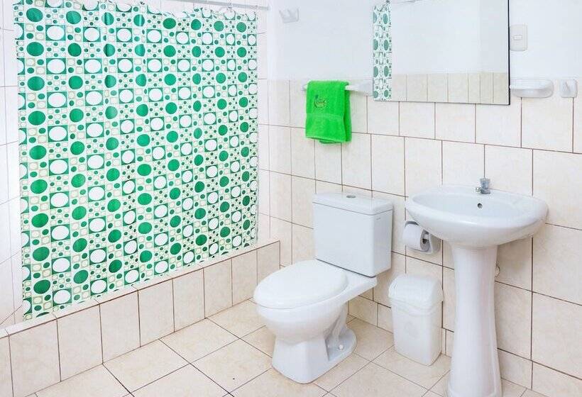 غرفة قياسية رباعية, Cocos Inn