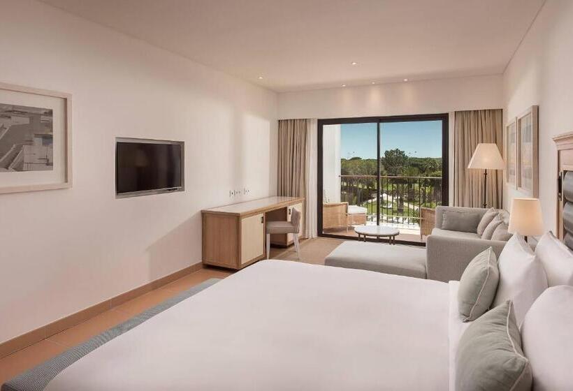 小型套房带泳池景, Pine Cliffs Ocean Suites, A Luxury Collection Resort & Spa, Algarve