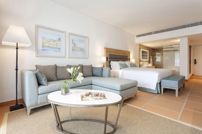 Полулюкс Вид на Бассейн, Pine Cliffs Ocean Suites, A Luxury Collection Resort & Spa, Algarve