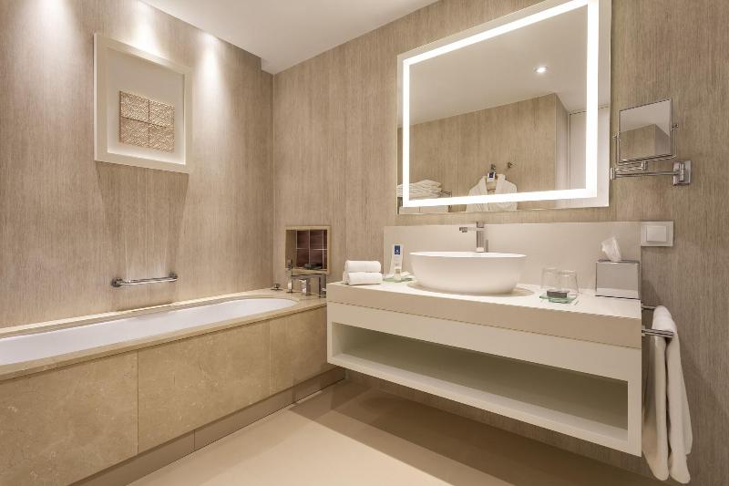 Полулюкс, Pine Cliffs Ocean Suites, A Luxury Collection Resort & Spa, Algarve