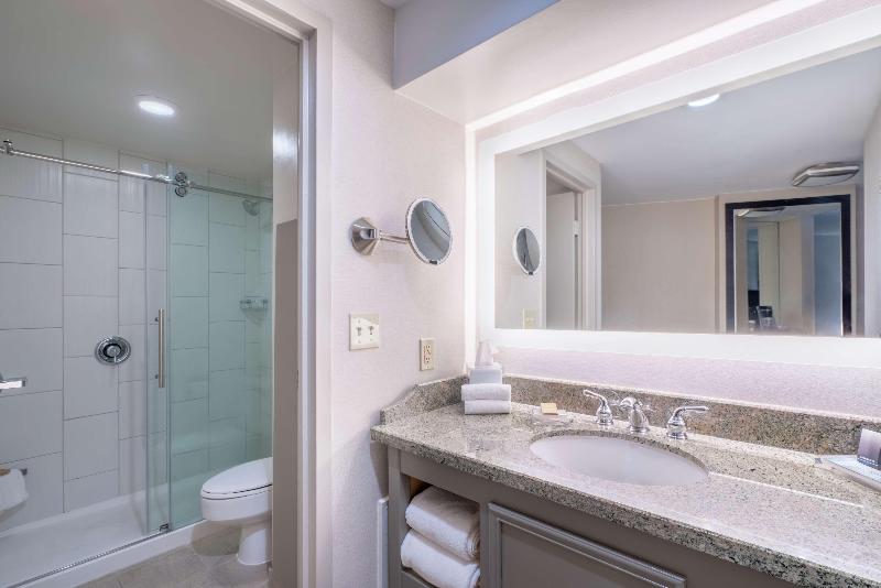 Люкс Вид на Бассейн, Pine Cliffs Ocean Suites, A Luxury Collection Resort & Spa, Algarve