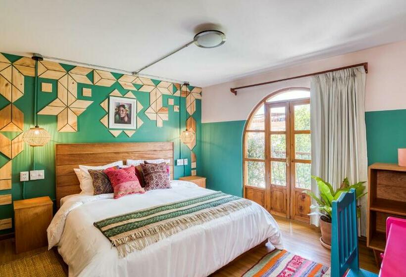 اتاق لوکس, Selina Huaraz