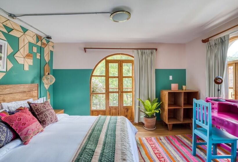 اتاق لوکس, Selina Huaraz