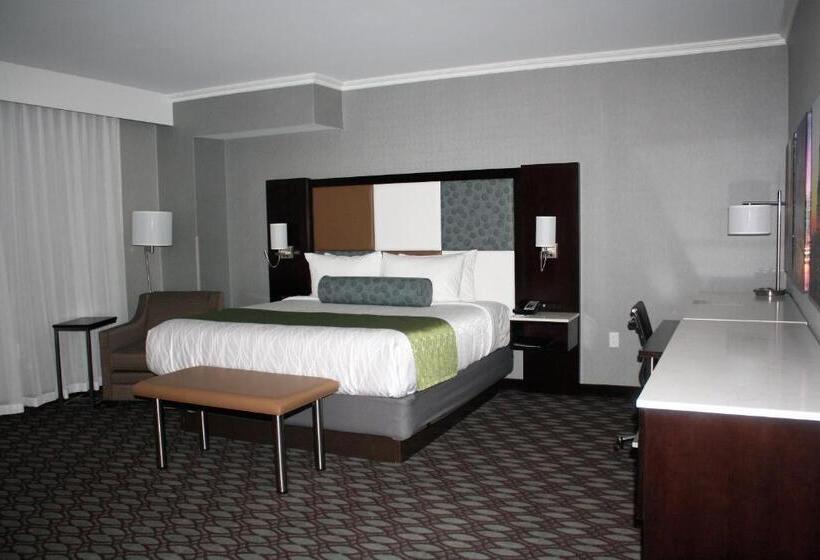 이그제큐티브 룸 킹사이즈 침대, Best Western Premier Nyc Gateway