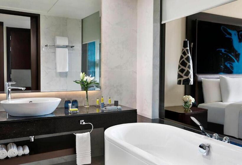 Номер Superior с Балконом, Marriott Hotel Al Forsan, Abu Dhabi