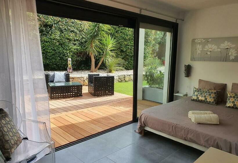 Номер Стандарт Вид на Сад, La Villa Blanche