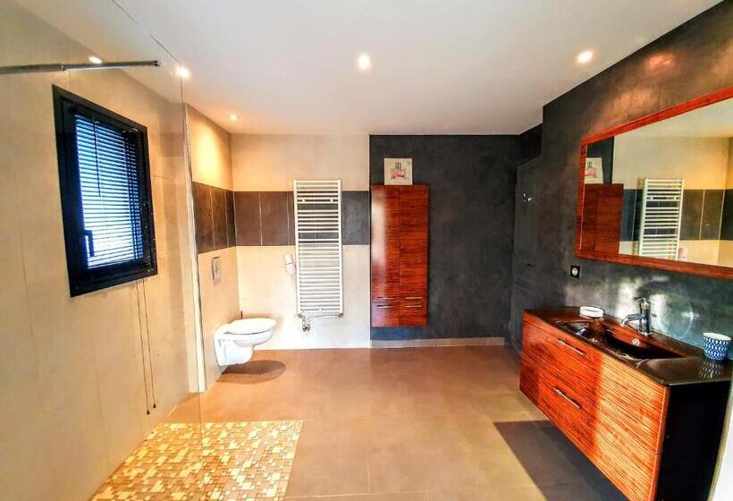 Номер Deluxe, La Villa Blanche