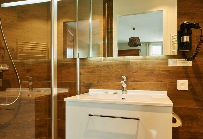 Номер Престиж, Logis Hôtel La Chaize