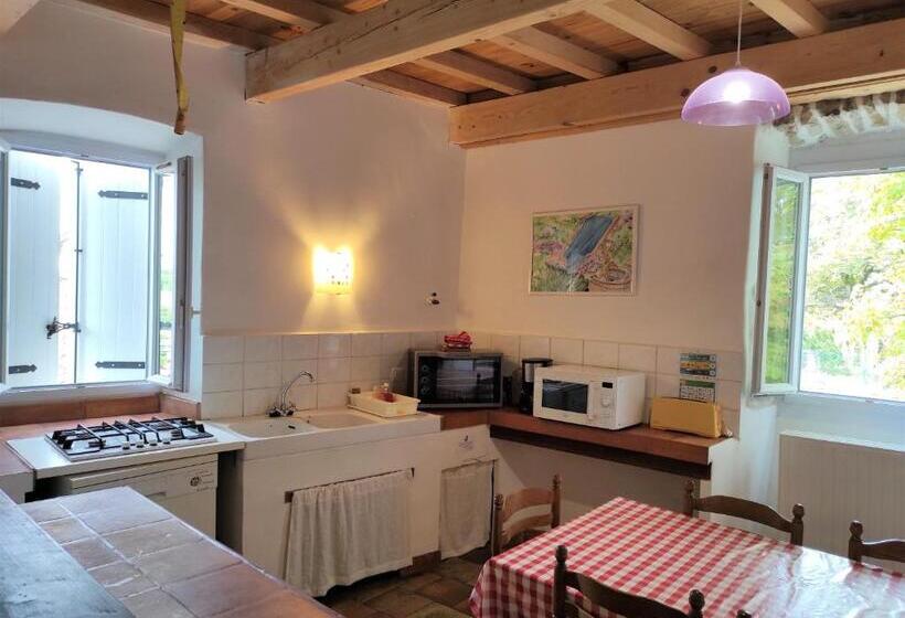 Апартаменты 2 Спальни, Logis Hôtel Restaurant Gîte La Bastide Du Vébron