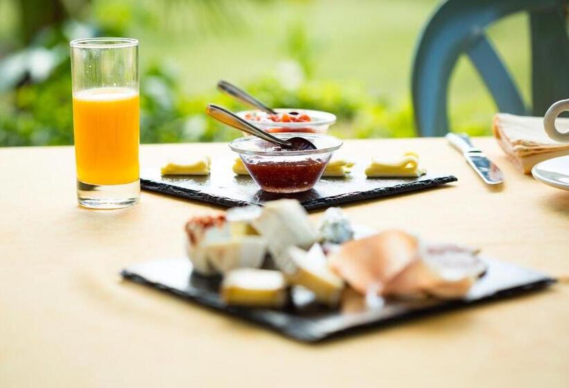 Номер Стандарт, Auberge Du Grand Chene