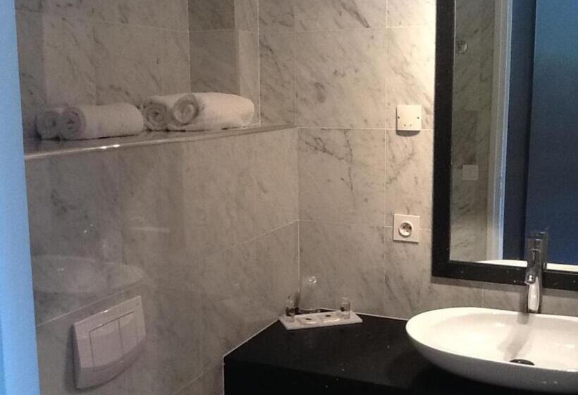 Номер Стандартный с Видом, Hôtel Les Deux Lions