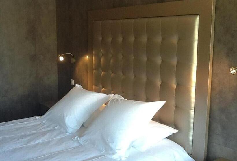 Номер Стандарт с Балконом, Hôtel Les Deux Lions
