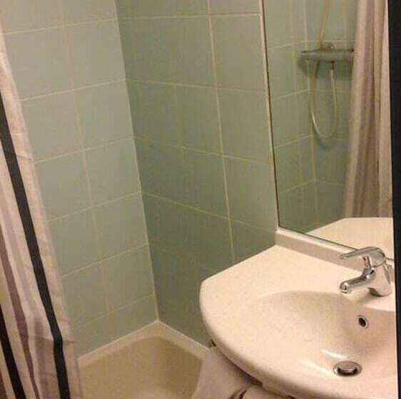 اتاق استاندارد سه نفره, Akena City Chateaurenard