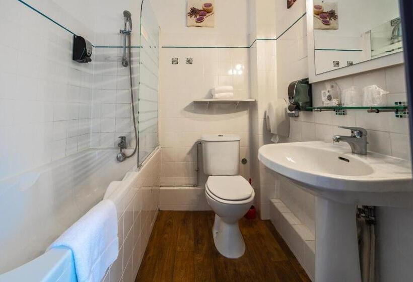 Номер Комфорт, Auberge De Kerveoc H