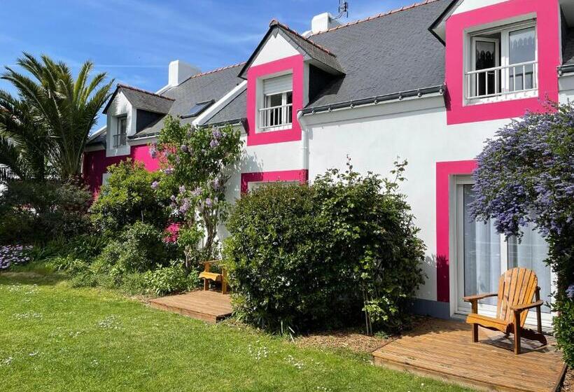 庭の見えるスタンダードトリプルルーム, Aux Tamaris