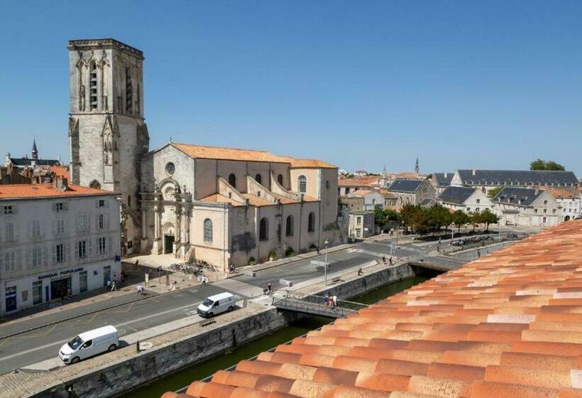 スタンダードルーム, Tour De Nesle La Rochelle Vieux Port 3 Etoiles