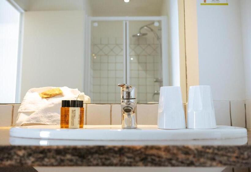 Номер Deluxe Вид на Море с Балконом, Hôtel Du Bord De Mer Le Vanillé