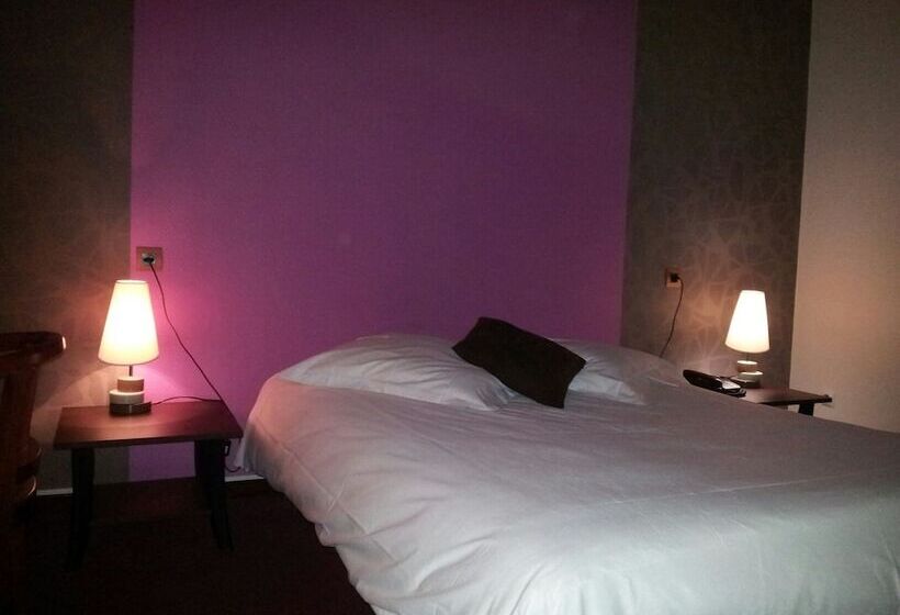Номер Стандарт, Hôtel Majuscule