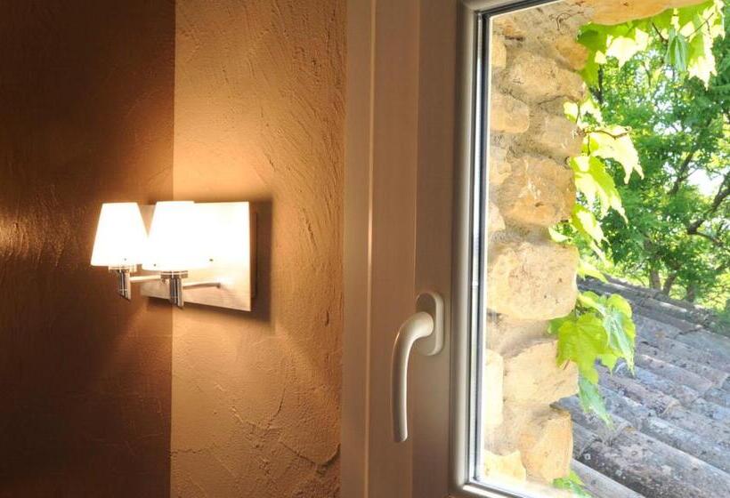 اتاق استاندارد با چشم‌انداز باغ, Le Mas Des Aigras   Hôtel De Charme En Provence