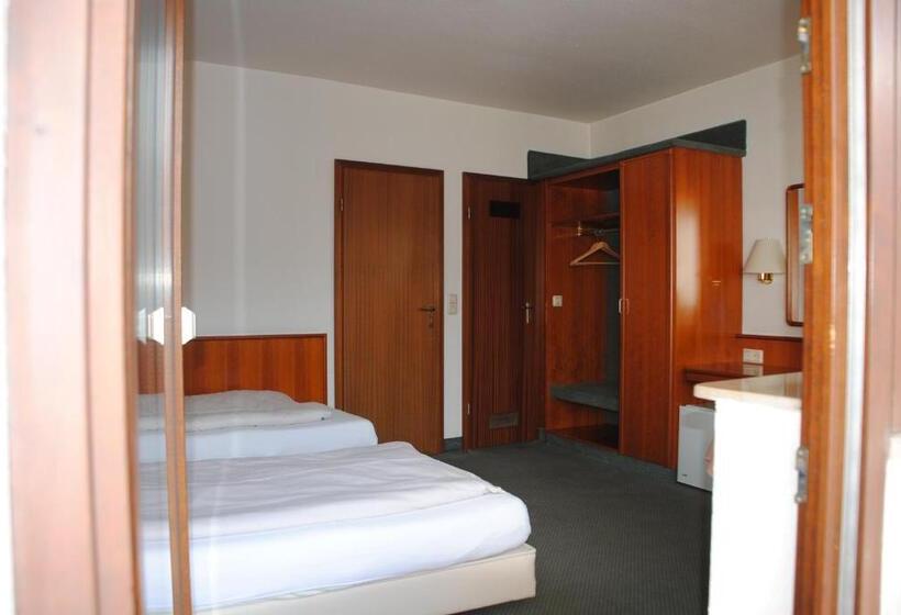 スタンダードシングルルーム, Kurfürst Garni