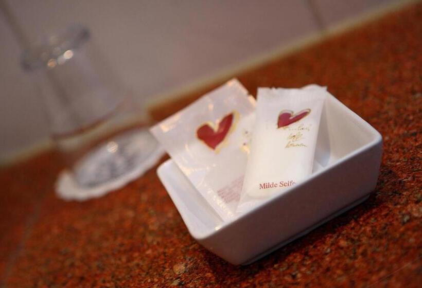 Полулюкс, Restaurant Wanders