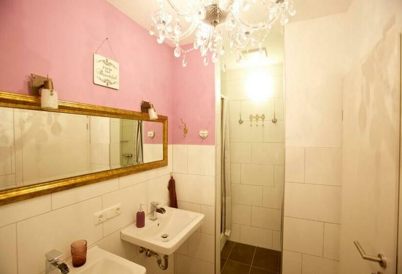 Номер Стандарт Совместная Ванная, Old Kings Design Hostel