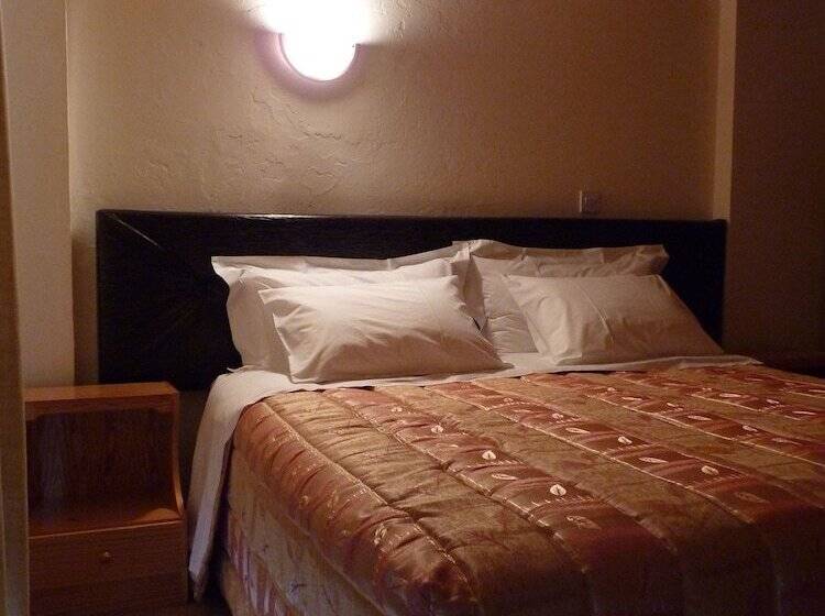 Quarto standard, Mountain Rose Hotel & Restaurant