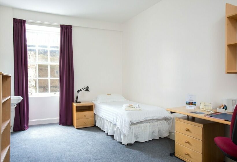 اتاق استاندارد یک نفره, Mcintosh Hall   Campus Accommodation