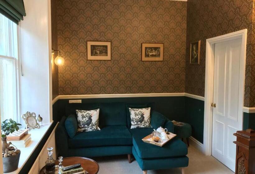 Номер Стандарт, West Layton Manor