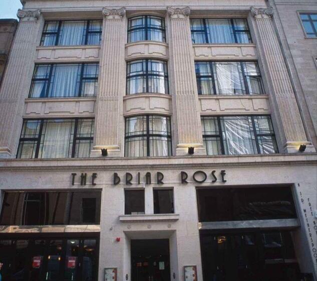 标准单人间, The Briar Rose Wetherspoon