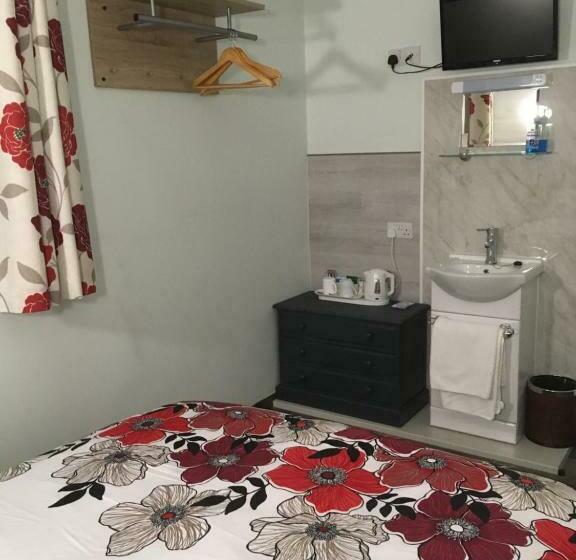 اتاق استاندارد با سرویس بهداشتی مشترک, Savona