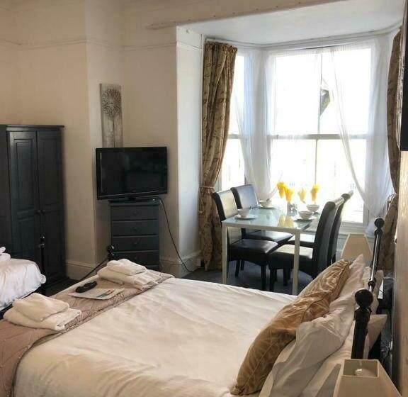 Семейный Номер, Duporth Guest House